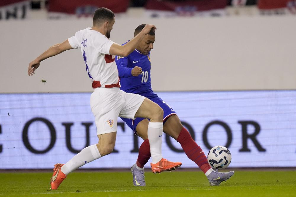 轮换左后卫 轮换左后卫